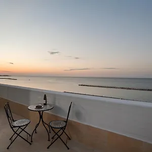 Tramonto Sul Mare Near The Airport Apartament